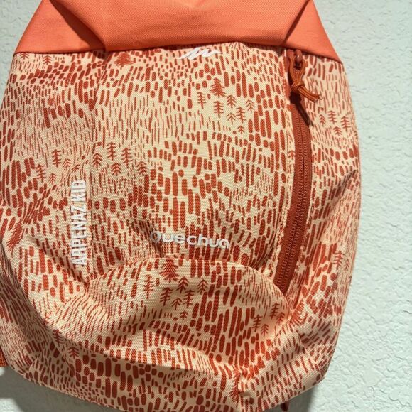 Decathlon Quechua Kids Coral Whit & Orange Printed Outdoor Hiking Backpack Small - Picture 4 of 8